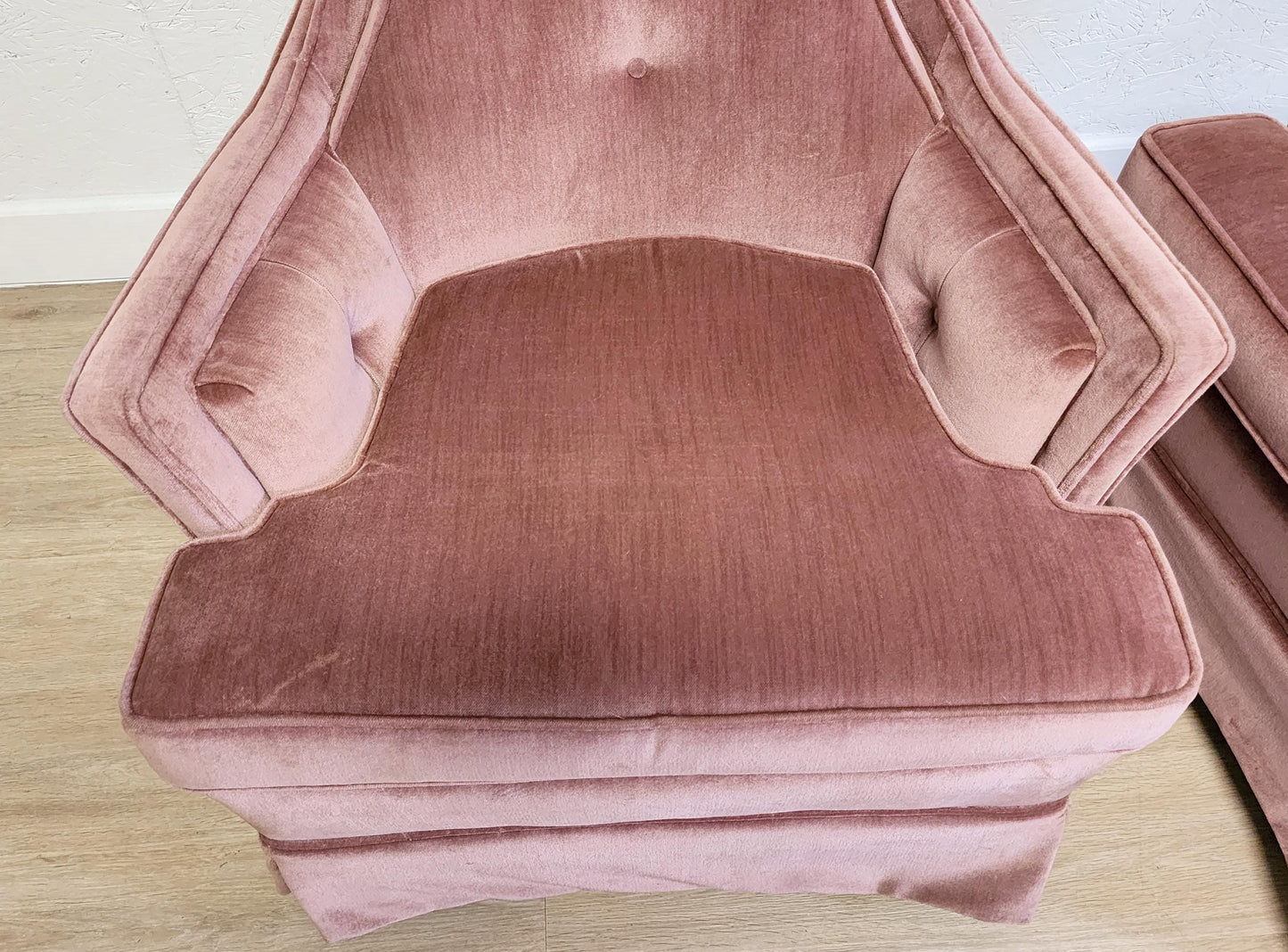 MCM Tall Pink Velvet Armchairs, Set of 2 Mauve Retro Tufted Upholstered Fireside Chairs, Granny Chic Pink Living Room