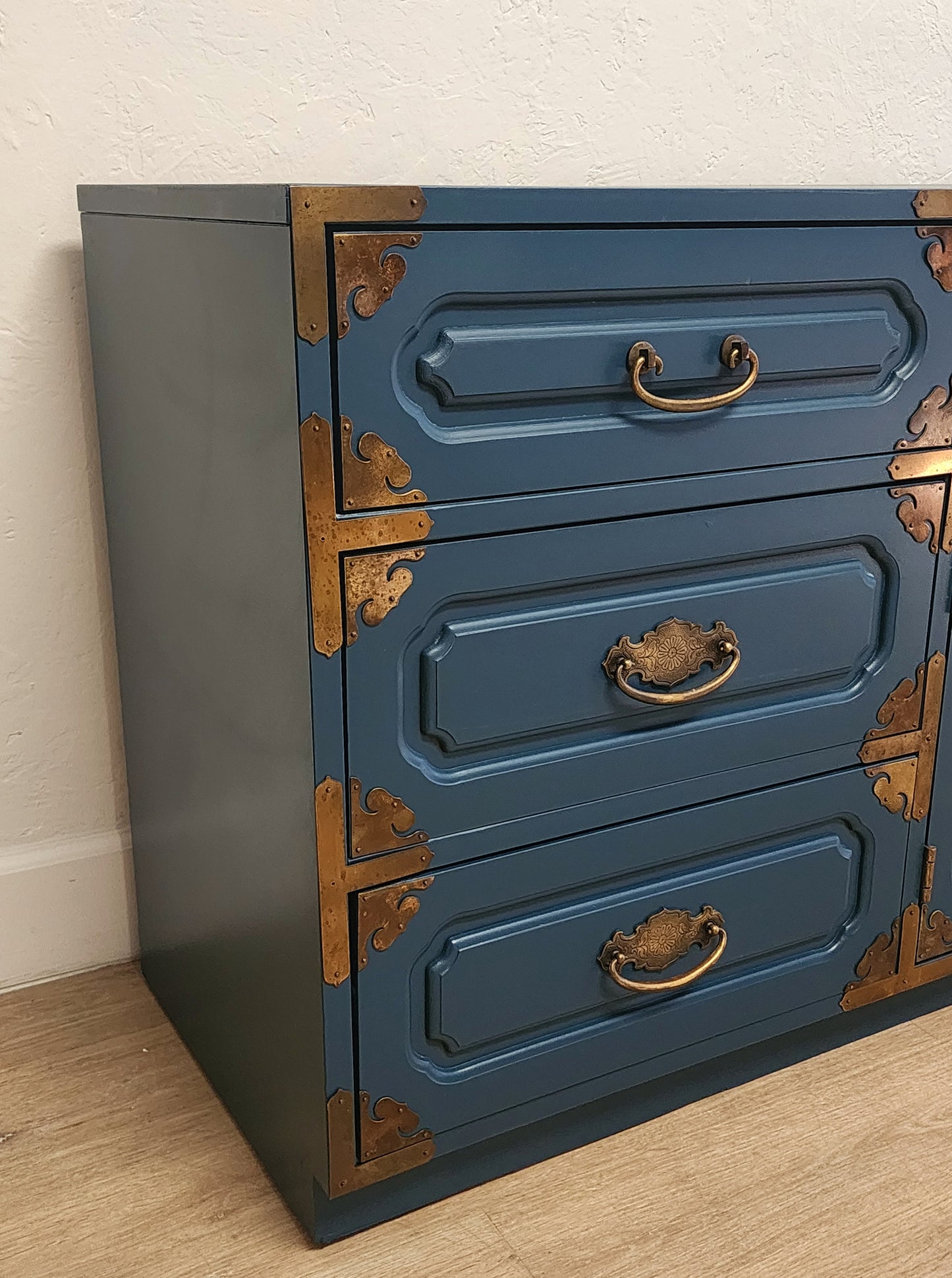 Vintage BLUE Bernhardt Chinoiserie 9 Drawer Campaign Buffet Dresser Media Console-Peacock Blue