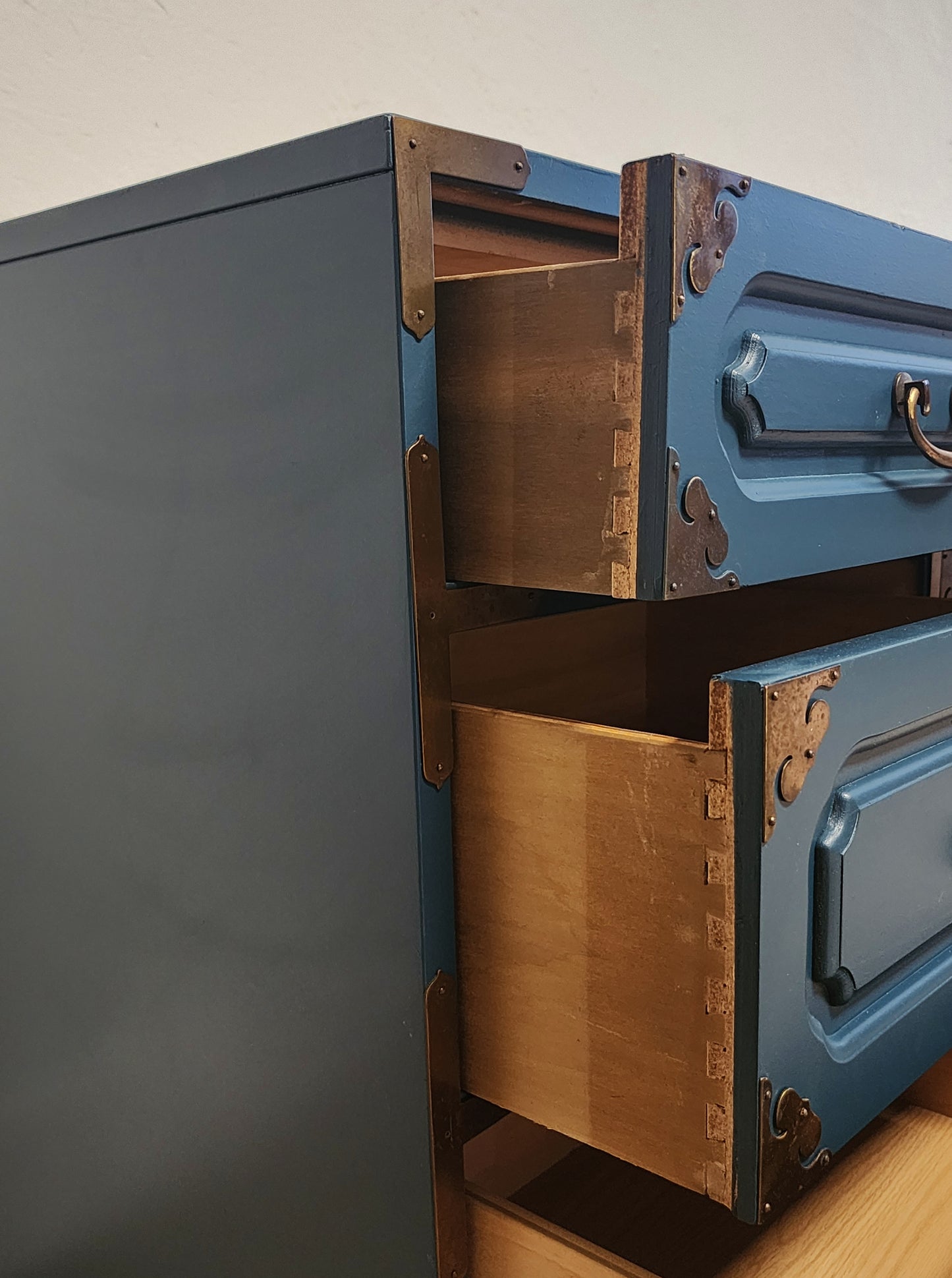 Vintage BLUE Bernhardt Chinoiserie 9 Drawer Campaign Buffet Dresser Media Console-Peacock Blue