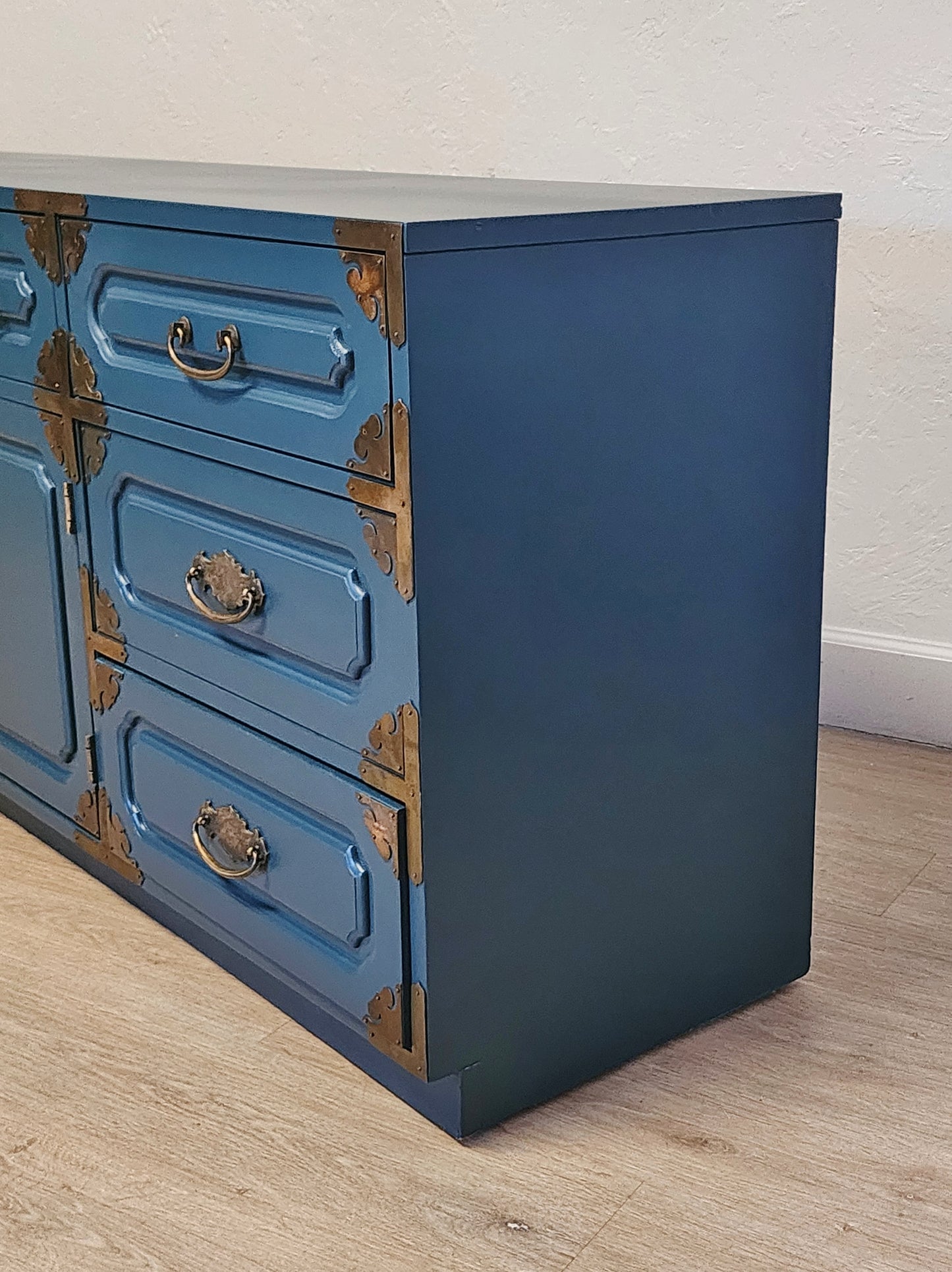 Vintage BLUE Bernhardt Chinoiserie 9 Drawer Campaign Buffet Dresser Media Console-Peacock Blue