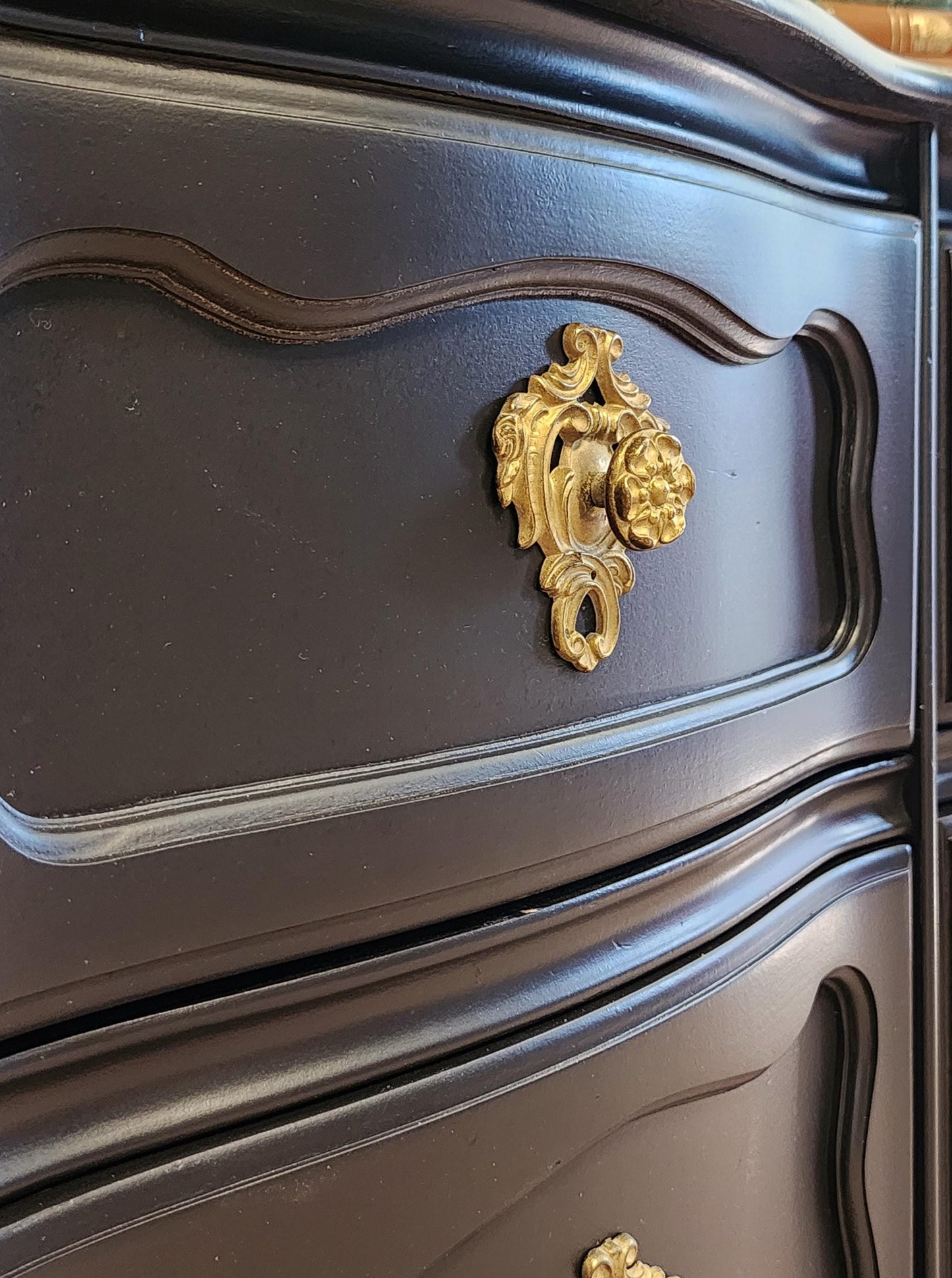 BASSETT French Provincial BLACK Dresser, Buffet, Ornate Solid Wood Refinished 9 Drawer Curvy Console