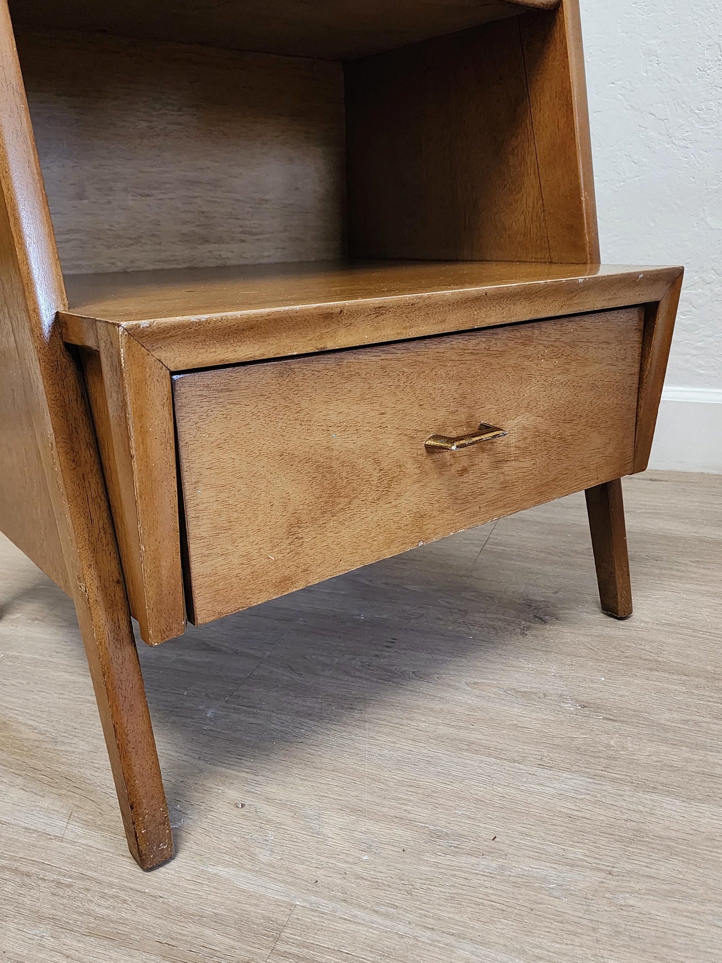 PAIR Kent-Coffey The Goldenaire  MCM NIGHTSTANDS-1950s Retro Solid Wood Kent Coffey Tables