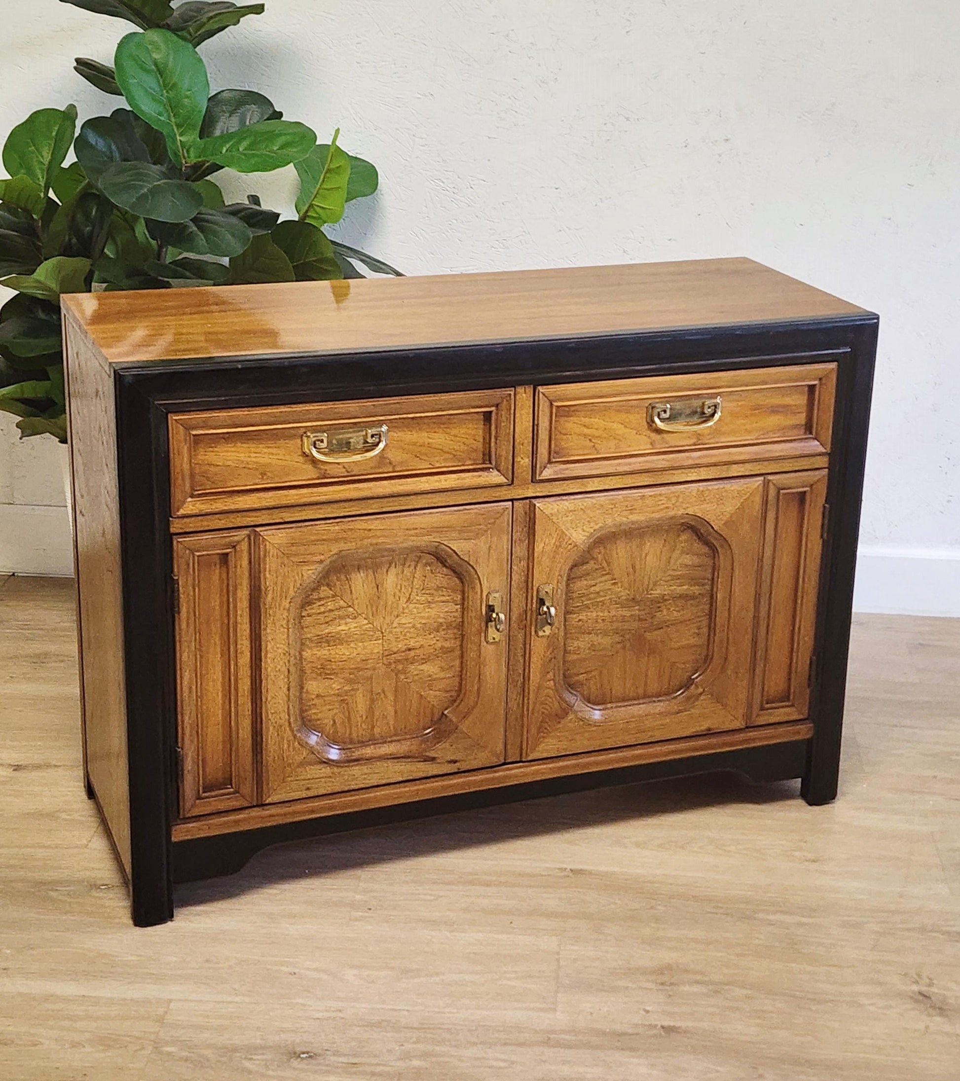 CHINOISERIE BUFFET CONSOLE vintage CABINET BAR