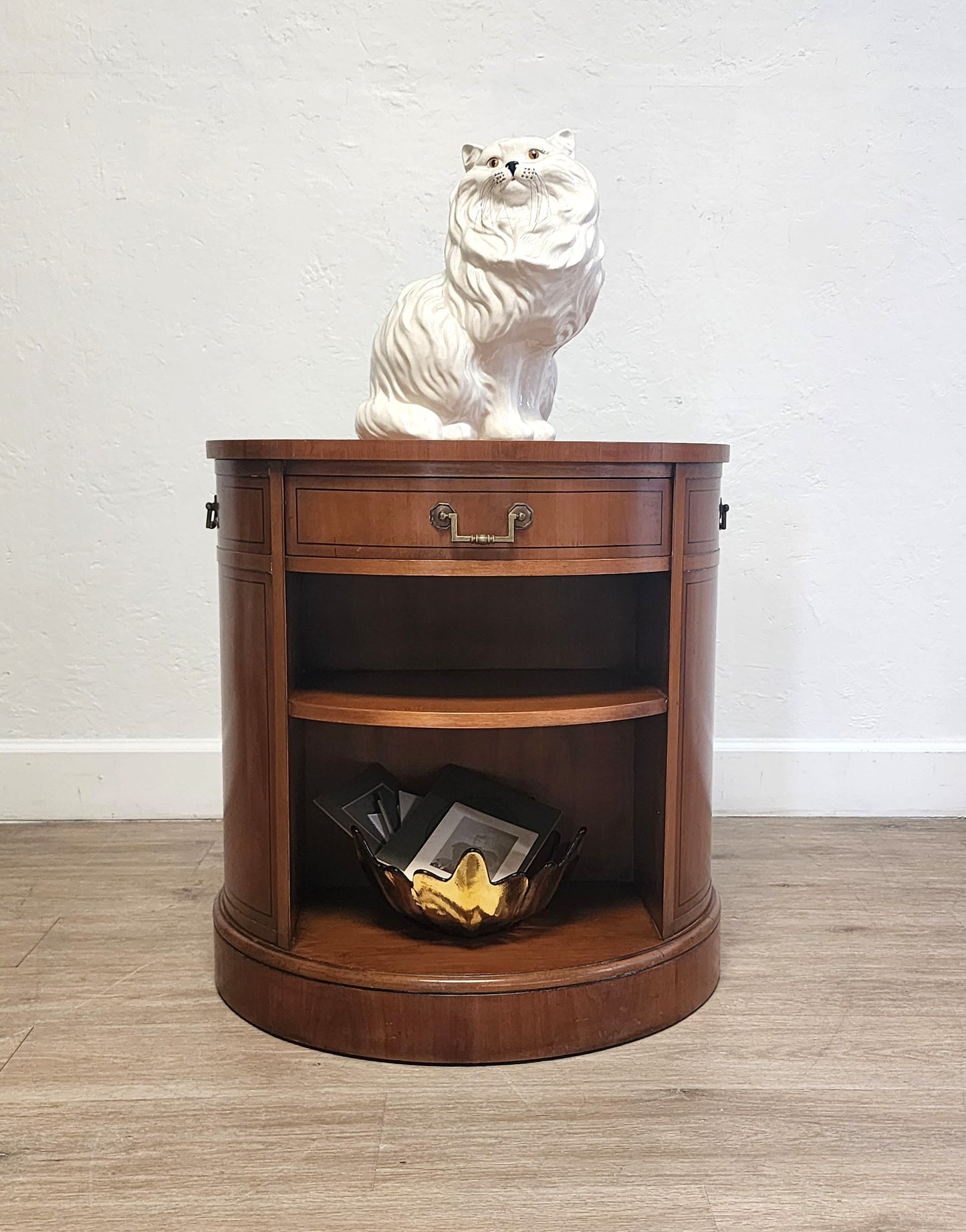 Hekman Vintage Round Drum Table